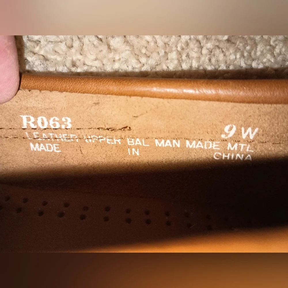 G.H. Bass & Co. Tan Leather Loafers 9W - Picture 6 of 7